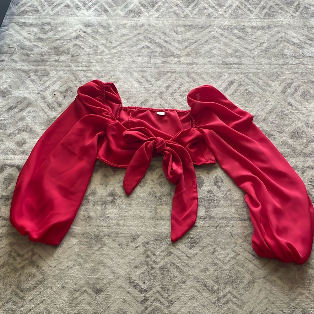 Small red crop top with tie in front